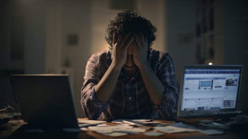 Overwhelmed freelancer struggling to choose a freelancing niche